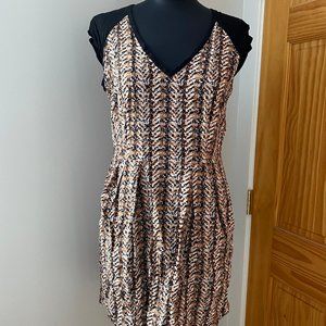 Geometric dress with pockets